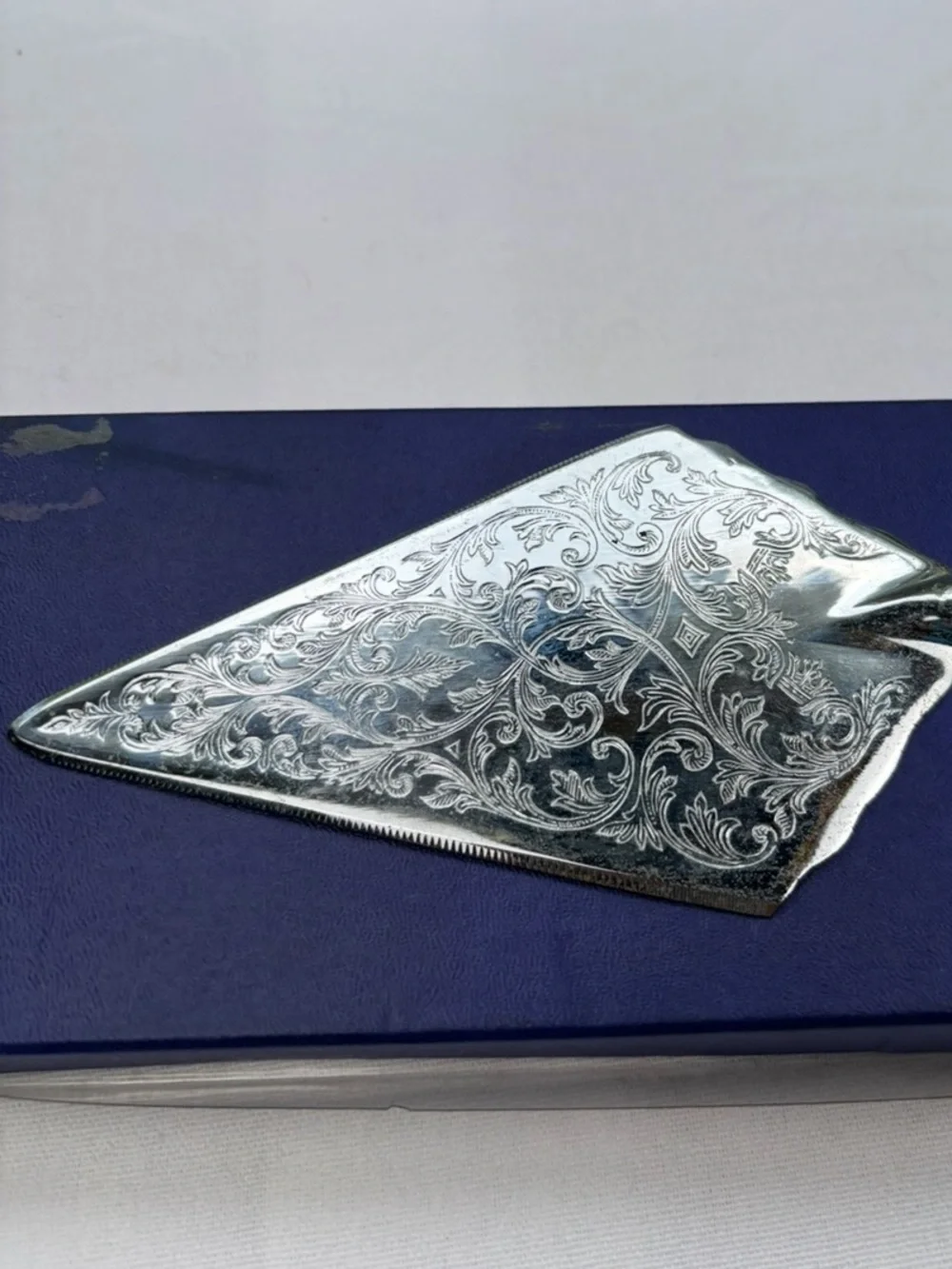 VTG Italian Silver Plated Cake Server Ornate Etched Blade Porcelain Handle w/Box